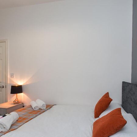Townhouse @ Corporation Street Stoke Bed & Breakfast Oda fotoğraf